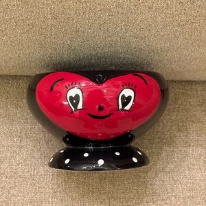 Johanna Parker Carnival Cottage Valentine’s Day Heart Face Black Bowl New